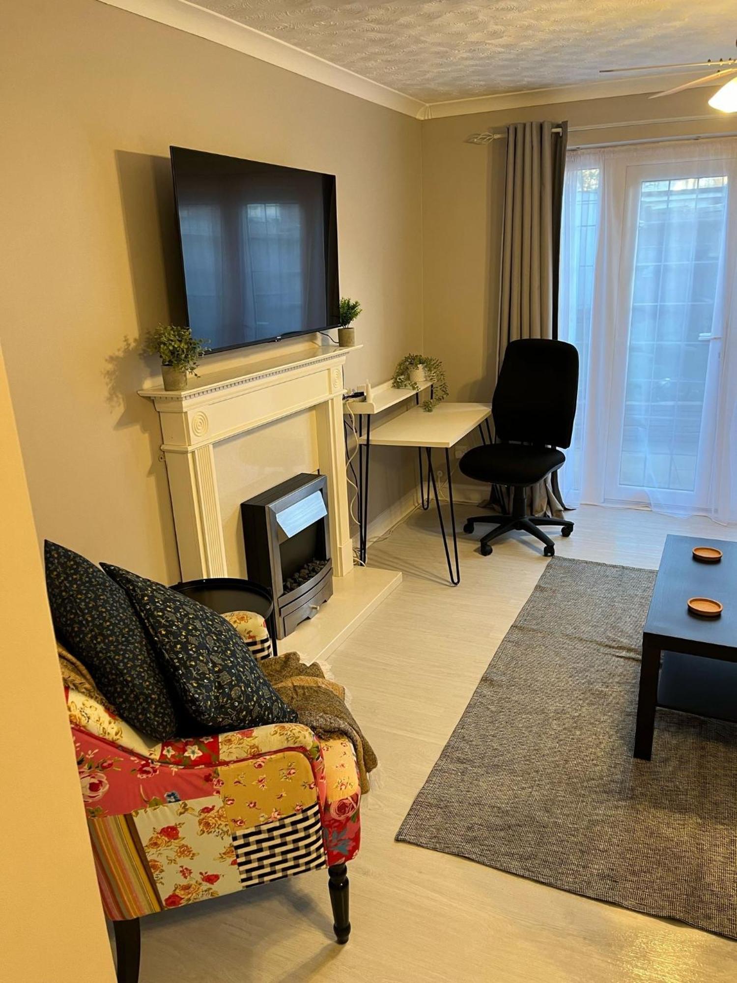Cosy Corner - 2 Beds, Free Parking, Next To Southampton General Hospital Villa Eksteriør billede