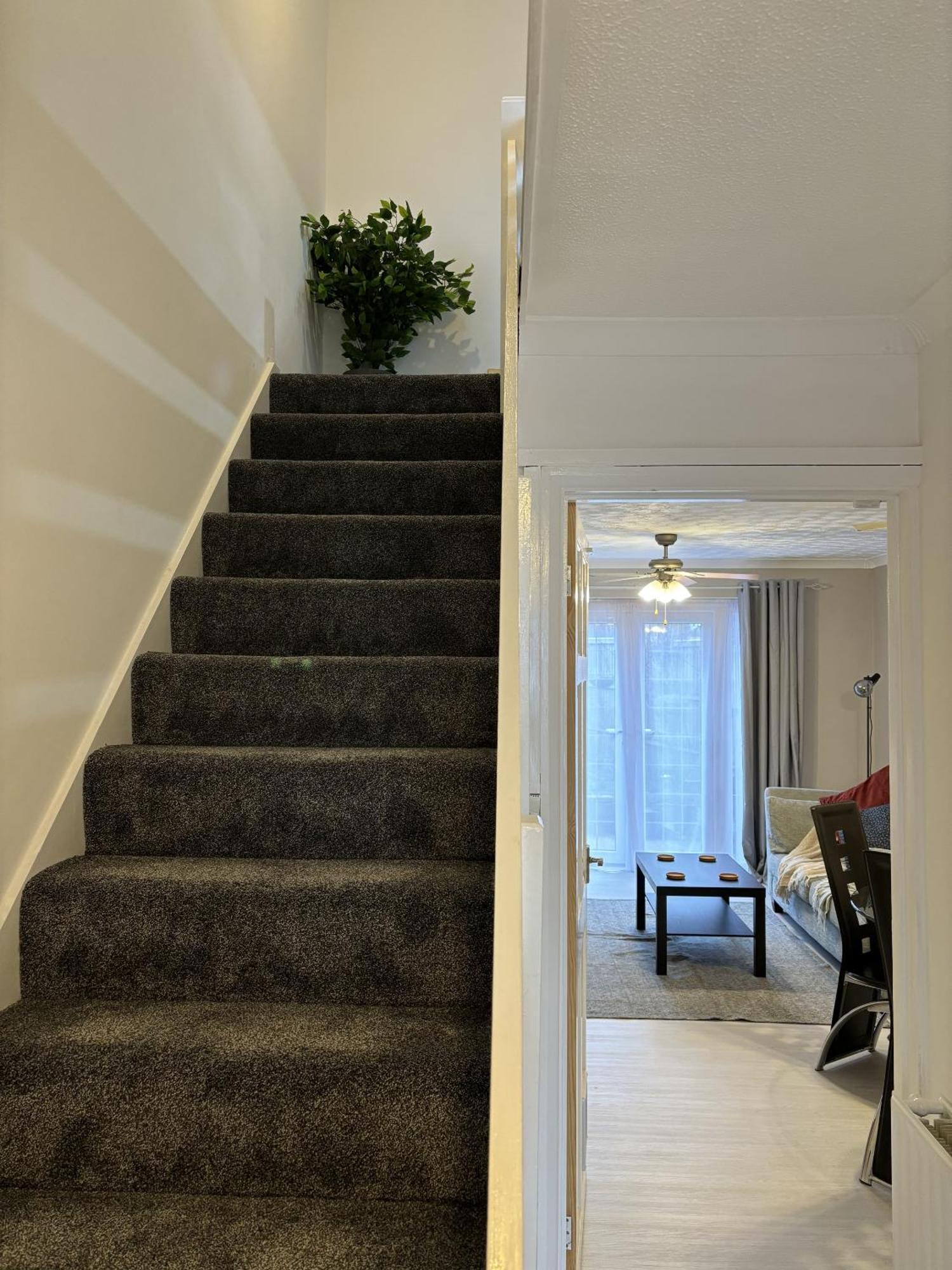 Cosy Corner - 2 Beds, Free Parking, Next To Southampton General Hospital Villa Eksteriør billede