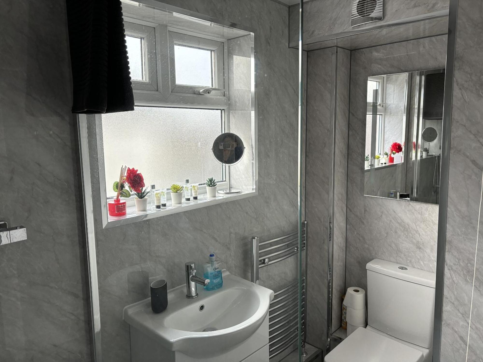 Cosy Corner - 2 Beds, Free Parking, Next To Southampton General Hospital Villa Eksteriør billede