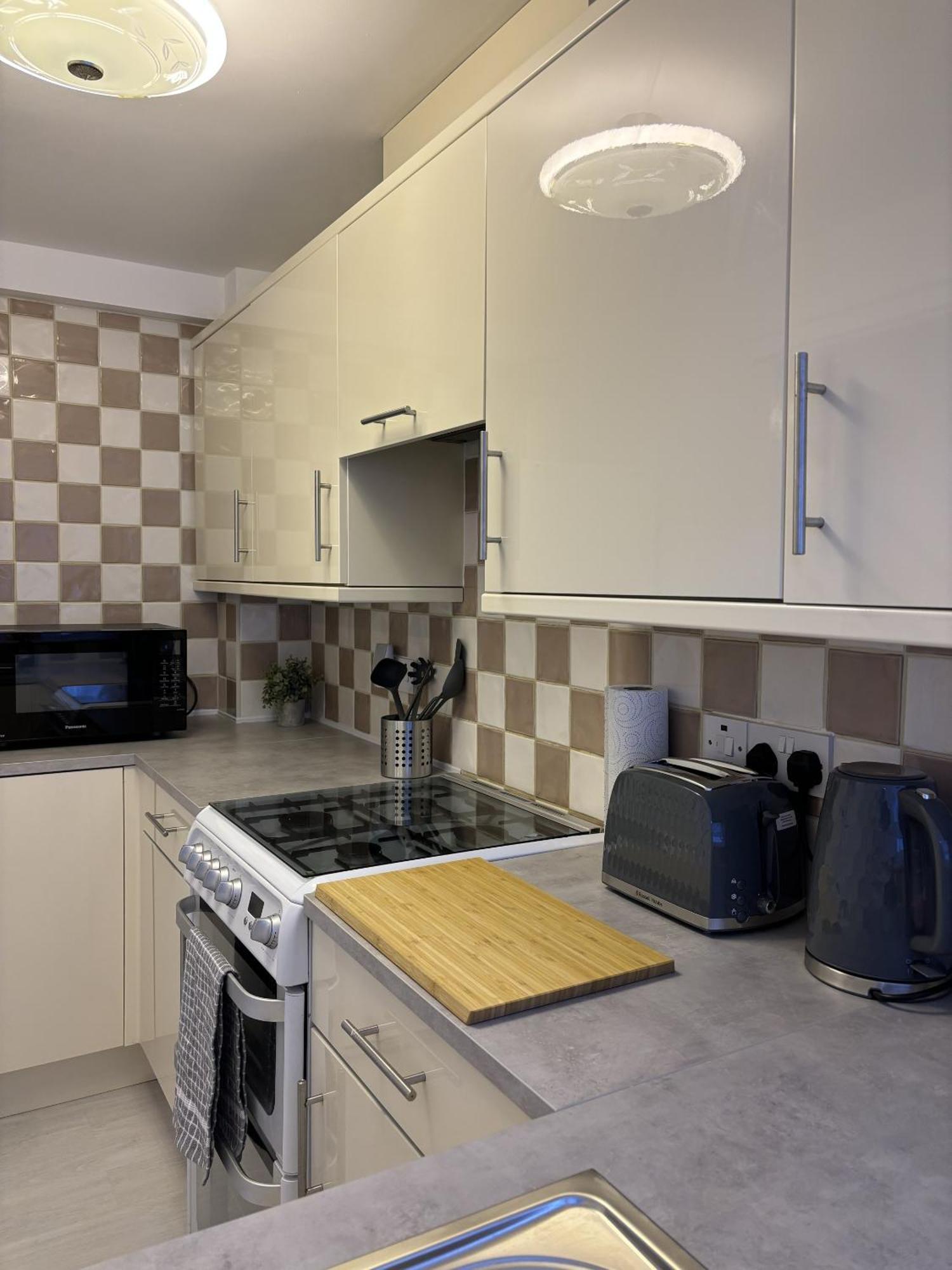 Cosy Corner - 2 Beds, Free Parking, Next To Southampton General Hospital Villa Eksteriør billede